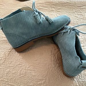 🩵Like New Blue Hush Puppies 8🩵